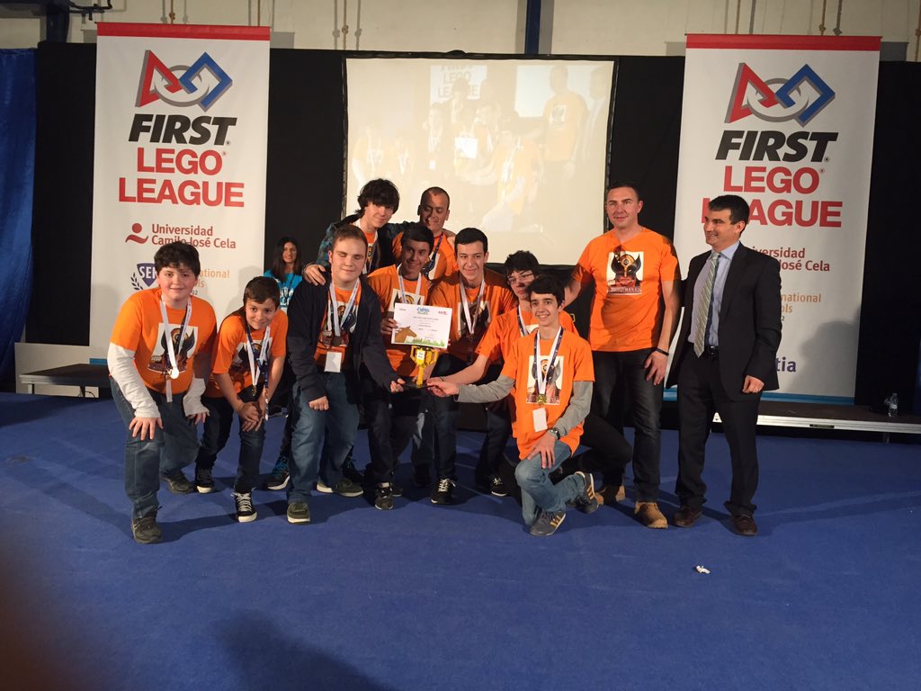 Premio al Mejor Diseño Mecánico de Robot en la First Lego League